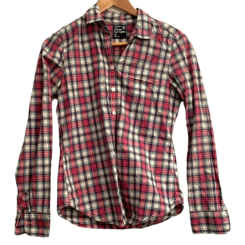 American Eagle Outfitters Women's Classic Prep Fit Button Down Shirt Small